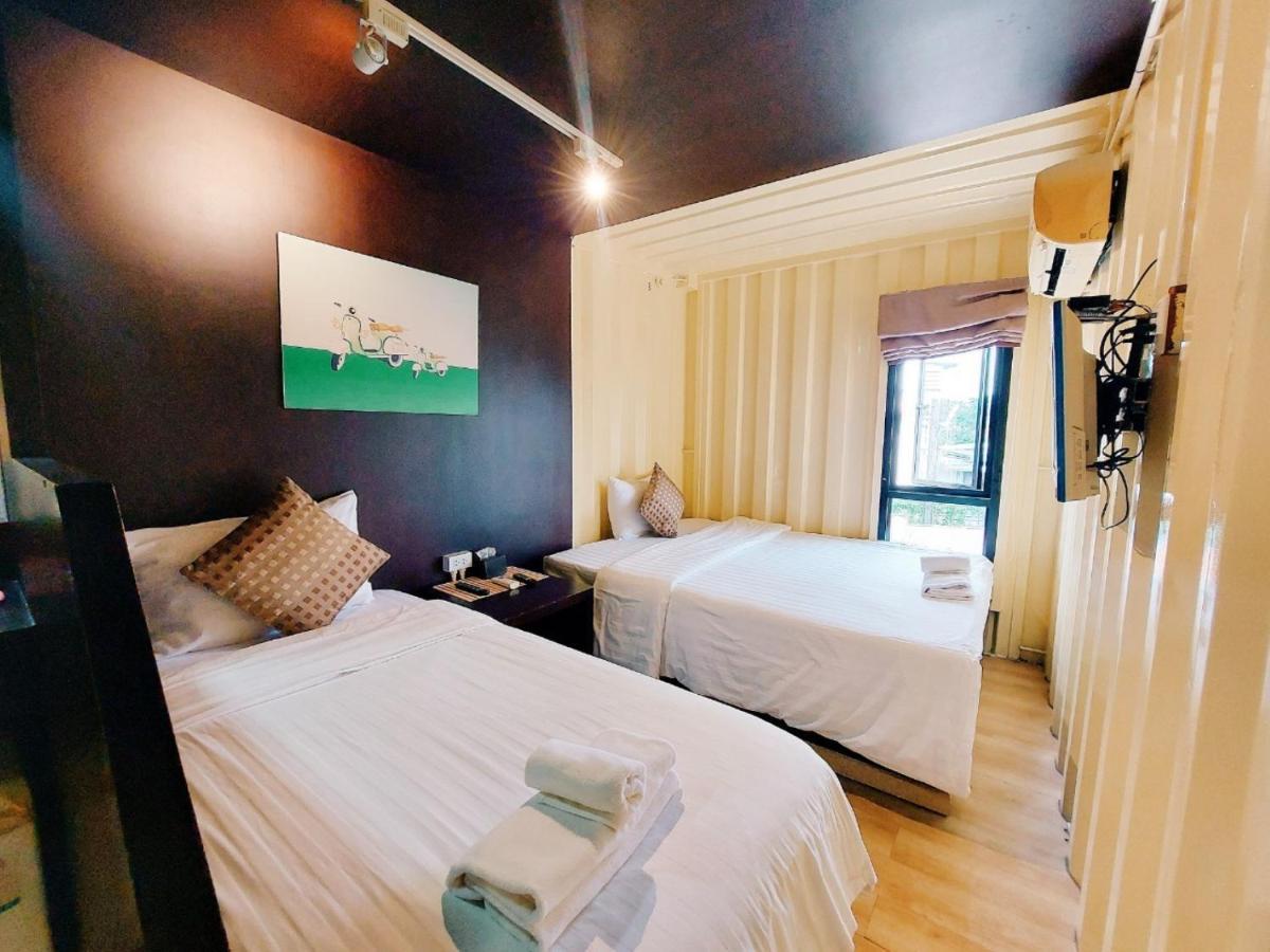 Retro Box Hotel Чумфон Екстериор снимка