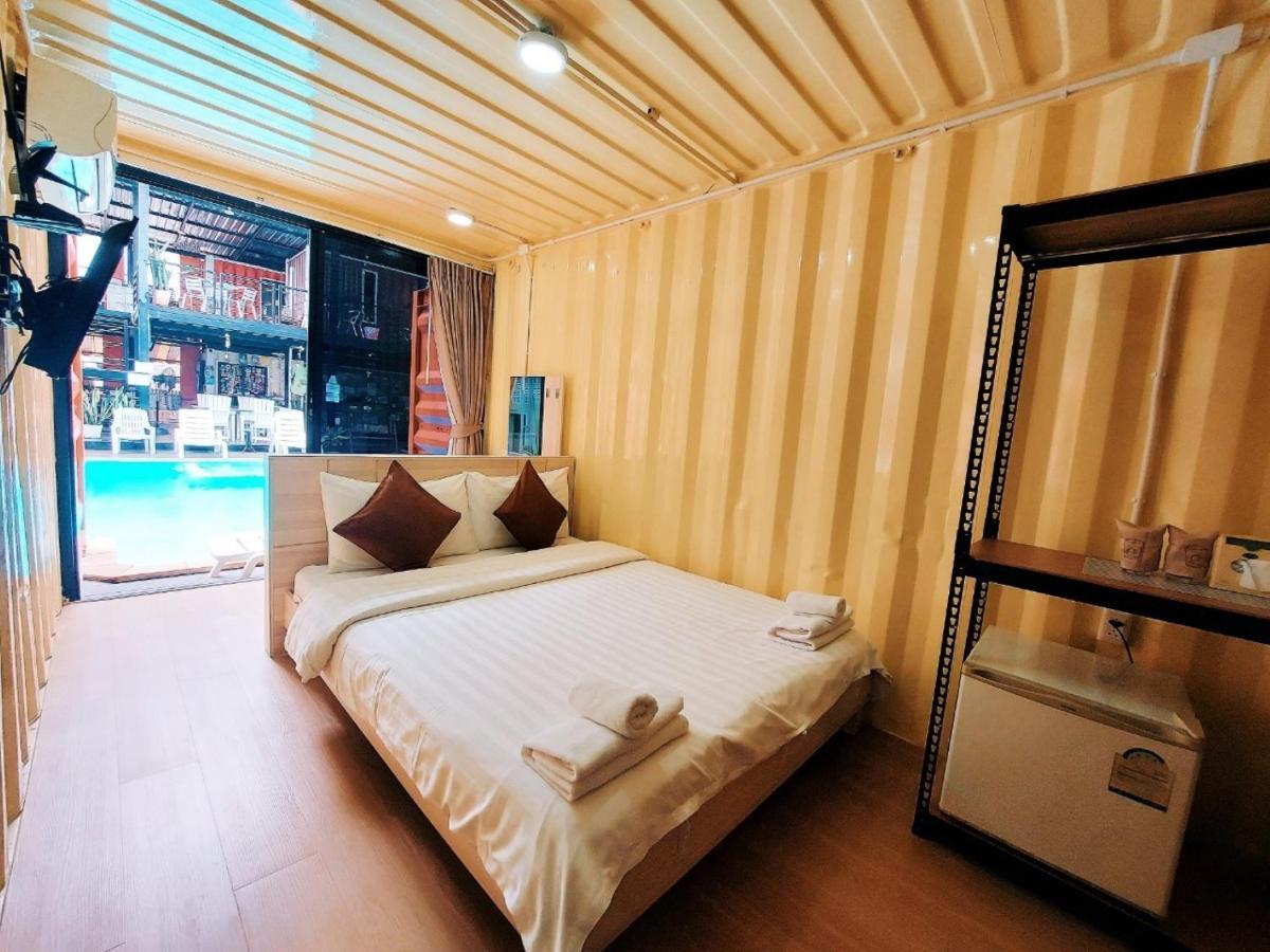 Retro Box Hotel Чумфон Екстериор снимка