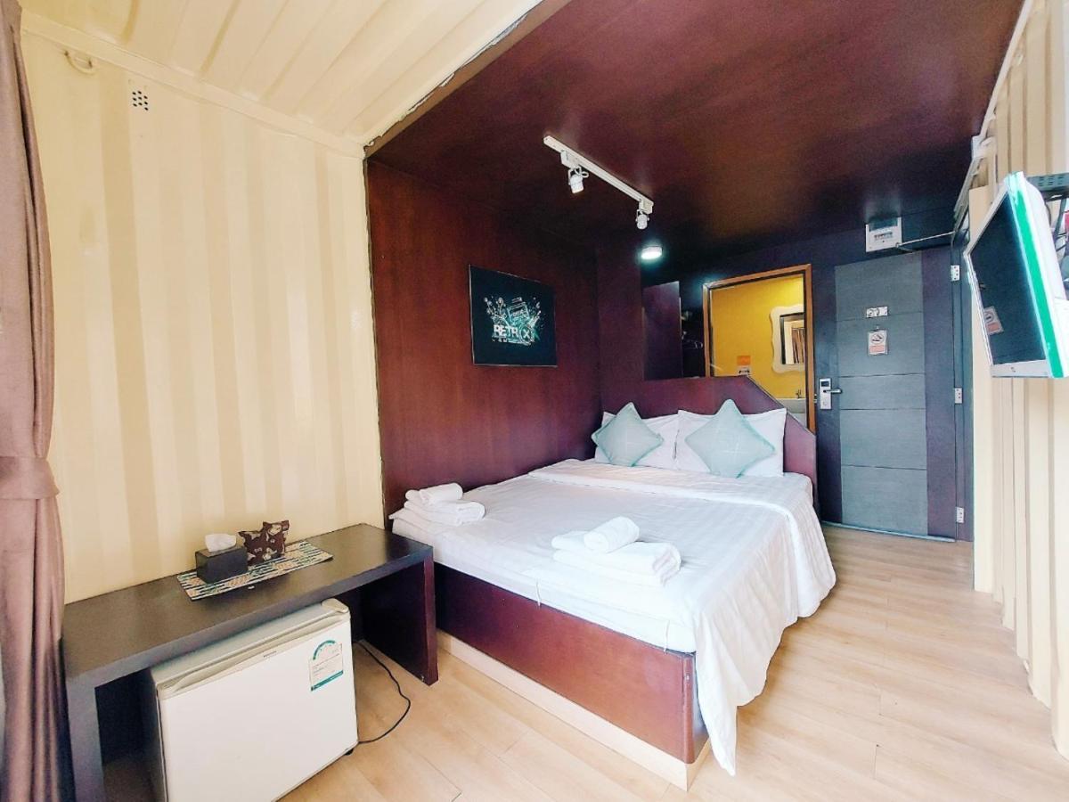 Retro Box Hotel Чумфон Екстериор снимка
